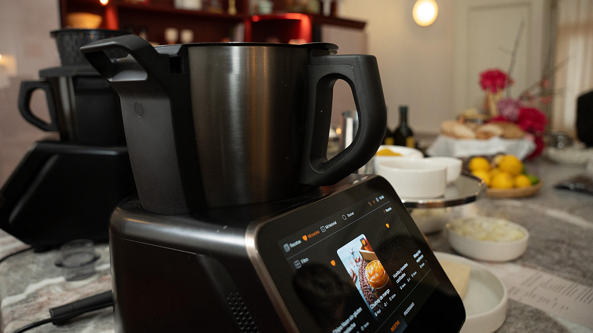 They launch cooking robot that revolutionizes culinary experience: hundreds of recipes and business opportunity