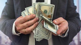 Detrás de las puertas cerradas del lujo, una jugada empresarial convirtió comodidad y exclusividad en una fortuna difícil de imaginar. Detrás de las puertas cerradas del lujo, una jugada empresarial convirtió comodidad y exclusividad en una fortuna difícil de imaginar.