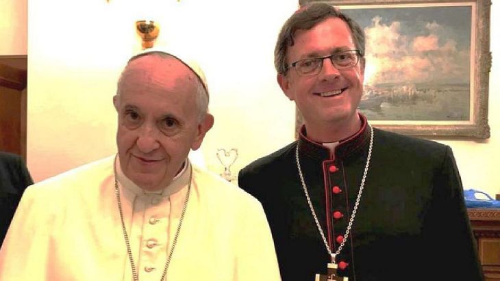 El Papa Francisco con el nuevo arzobispo porteño, Jorge García Cuerva.