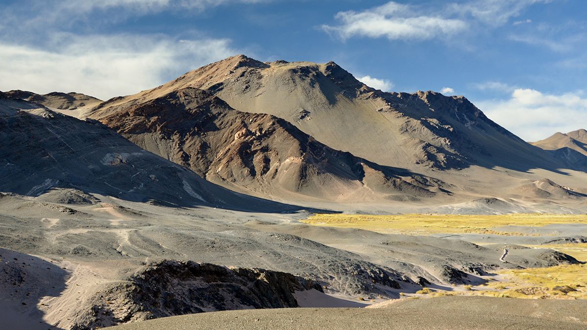 The warm town in the puna of Catamarca with beautiful lagoons and a unique volcano in the world