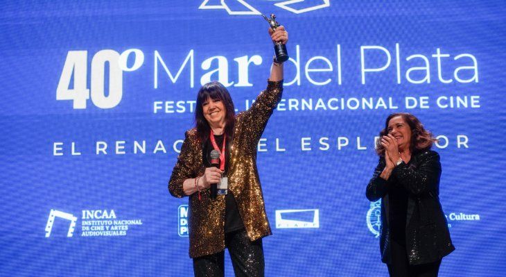 La actriz y cantante Marilina Ross recibió el Astor de Plata por Trayectoria.