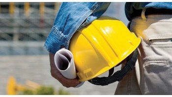 Lo datos de la construcción son preocupantes: el empleo cayó a su peor nivel en una década, se aceleró la desaparición de las empresas del sector y se derrumbó la compra de cemento.