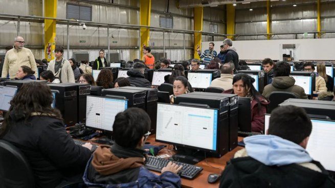 La prueba se llevó a cabo en el centro de cómputos del Correo Argentino en Monte Grande, donde el Gobierno bonaerense evaluó el sistema de transmisión de datos para las elecciones del 7 de septiembre.