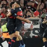 Tigre sorprende a River como visitante y le gana 2-0 al final del primer tiempo. Tigre sorprende a River como visitante y le gana 2-0 al final del primer tiempo.