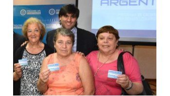 Diego Bossio, destacó que “día a día, más comercios están sumándose a este programa, cuyo objetivo es que los adultos mayores puedan acceder a la compra de productos y pasajes aéreos”.