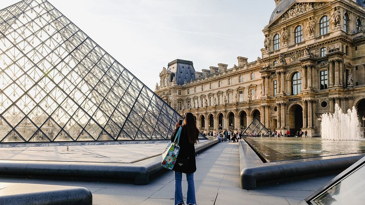France to shut down the Louvre and the Palace of Versailles France to shut down the Louvre and the Palace of Versailles