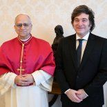 El Presidente ya visitó al sumo pontífice en la Santa Sede. El Presidente ya visitó al sumo pontífice en la Santa Sede.