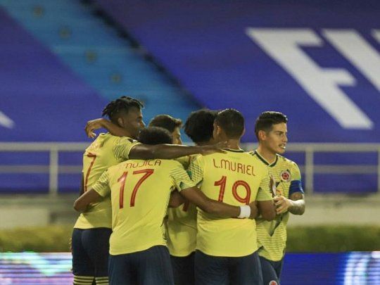 Colombia tuvo un primer tiempo arrollador y debutó con un éxito.