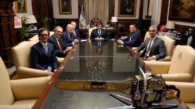 El presidente Javier Milei se reunió con directivos de Breitling S.A. en la Casa Rosada.