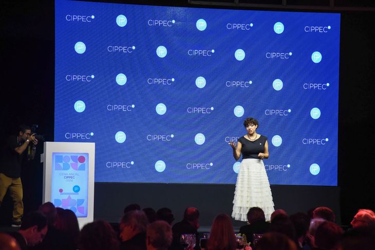 "El objetivo fiscal no debe profundizar desequilibrios sociales", dijo Gala Díaz Langou desde el escenario. "El objetivo fiscal no debe profundizar desequilibrios sociales", dijo Gala Díaz Langou desde el escenario. 