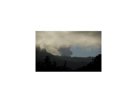 El volcán Puyehue comenzó a expulsar lava.