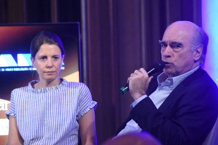Los economistas Tamara Schandy y Javier De Haedo intercambiaron sobre la economía del 2025 y las proyecciones a corto y mediano plazo. Los economistas Tamara Schandy y Javier De Haedo intercambiaron sobre la economía del 2025 y las proyecciones a corto y mediano plazo.