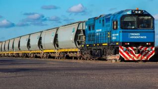 Con este paso, el Gobierno busca acelerar licitaciones y profundizar una reforma que puede redefinir el mapa ferroviario de cargas. Para el mercado, el interrogante pasa por quiénes competirán por los corredores y bajo qué reglas se estructurarán los contratos. Con este paso, el Gobierno busca acelerar licitaciones y profundizar una reforma que puede redefinir el mapa ferroviario de cargas. Para el mercado, el interrogante pasa por quiénes competirán por los corredores y bajo qué reglas se estructurarán los contratos.