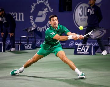Djokovic no pudo ganar en Dubai y resignó el N°1 del mundo en manos de Medvedev.