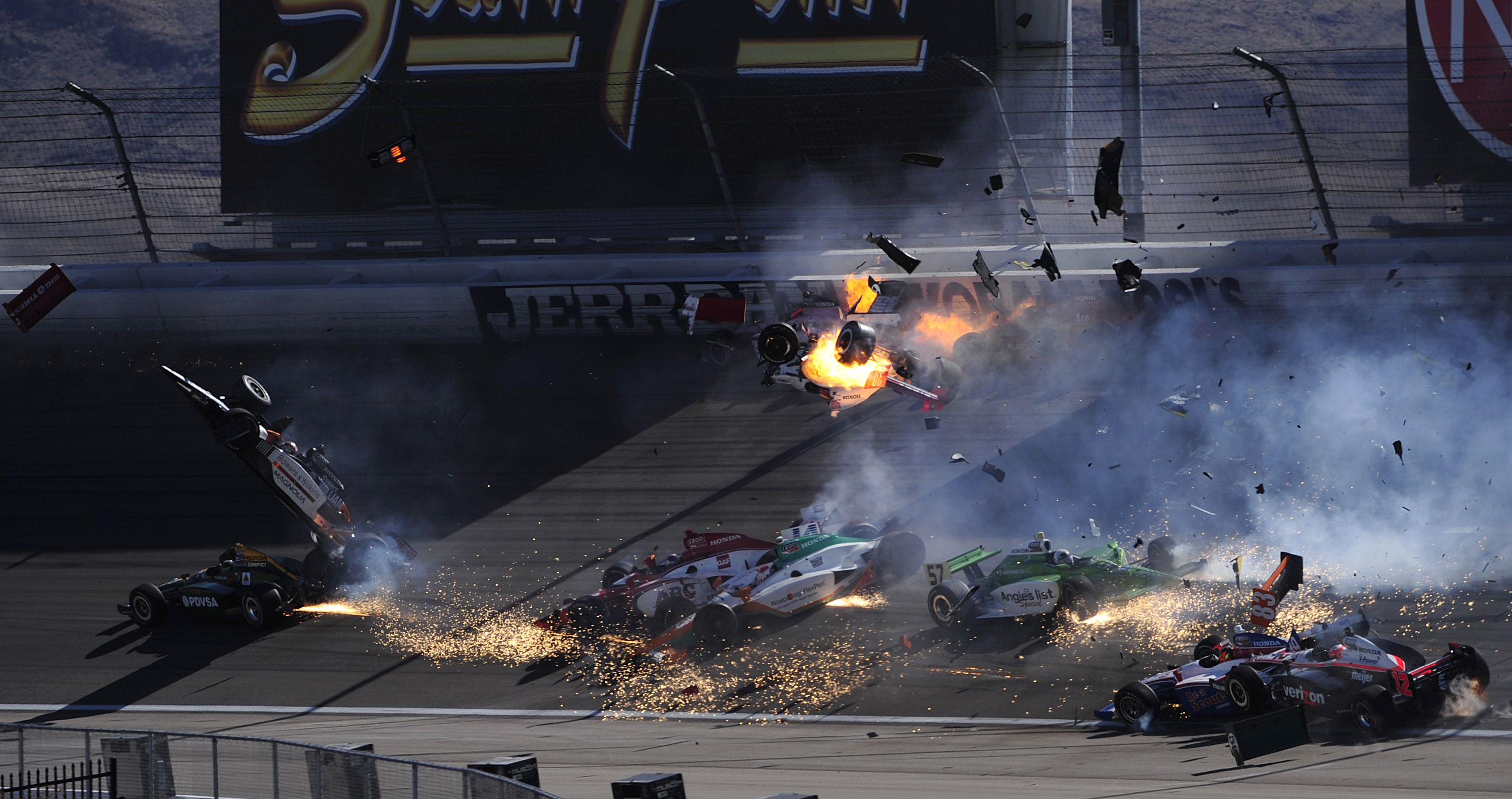 Las imágenes del impactante accidente donde falleció Dan Wheldon.