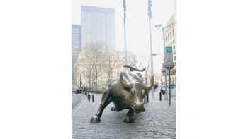 Los controles impuestos por la Casa Blanca a los mercados financieros y el deseo de Barack Obama de revertir los recortes impositivos de George W. Bush llevaron a Wall Street a apostar por los republicanos para los comicios legislativos del mes próximo.