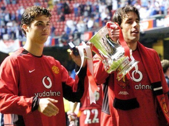 Cristiano Ronaldo y Van Nistelrooy compartieron plantel tanto en Manchester United como en el Real Madrid.