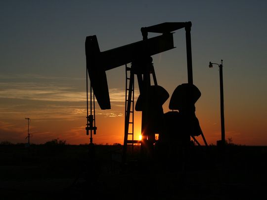 El petróleo se desplomó por temores sobre demanda tras malos datos de China.