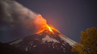 El volcán Villarrica aumentó su actividad en las últimas horas. 