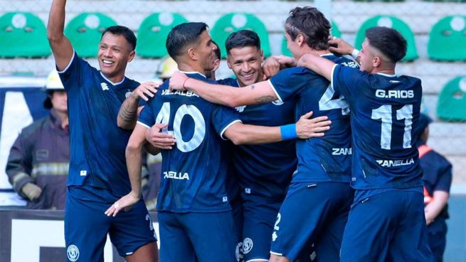 Independiente Rivadavia venció 2 a 0 a Estudiantes de Caseros en San Luis y avanzó de ronda en la Copa Argentina.