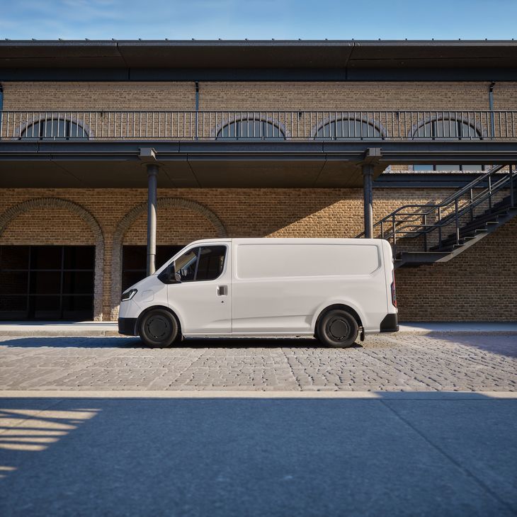 Se trata de una van compacta destinada principalmente a transportistas, pymes y flotas que operan en entornos urbanos, con foco en maximizar la productividad diaria. Se trata de una van compacta destinada principalmente a transportistas, pymes y flotas que operan en entornos urbanos, con foco en maximizar la productividad diaria.