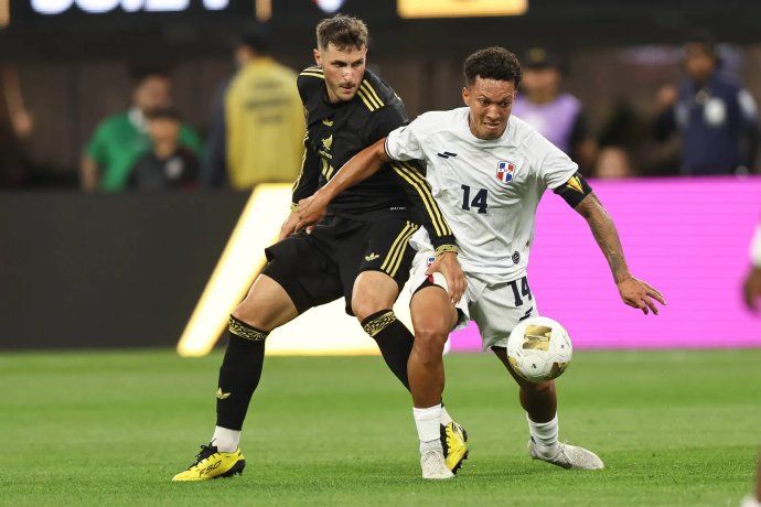 México y Estados Unidos juegan la final de la Copa de Oro. Si empatan en los 90 minutos reglamentarios, se jugarán dos tiempo de 15 y en caso de persistir la igualdad habrá definición por penales.