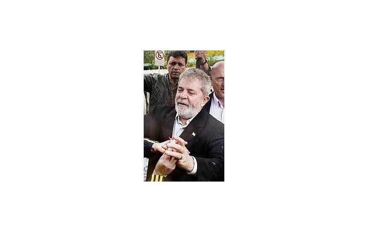 Lula deja la Presidencia con una alta imagen positiva.