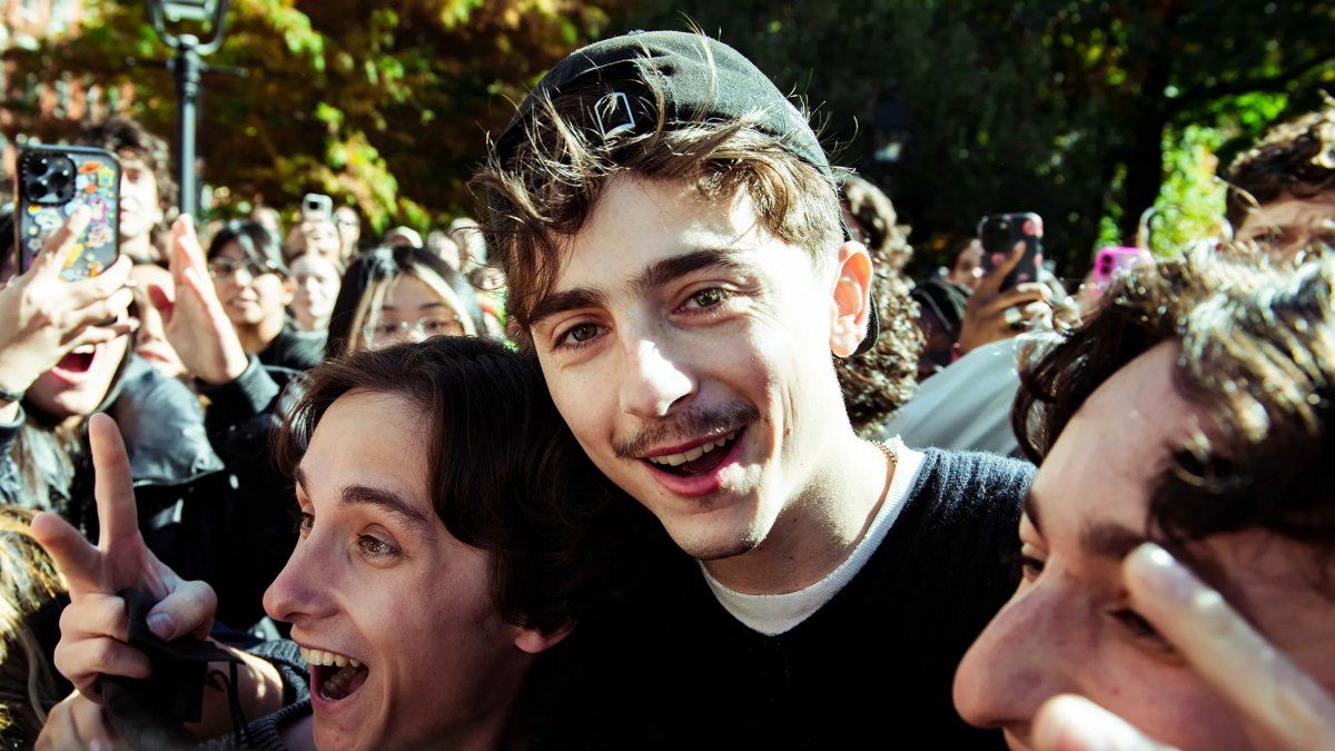 Timothée Chalamet surprised his fans: the actor appeared in a doubles contest of himself