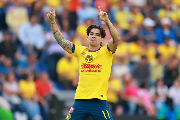 Víctor Ávila sigue siendo un mal negocio para el Club América que, para liberar un cupo de extramjero, lo cede a préstamo a Colo Colo, pero tiene que pagarle el 50% del sueldo. Víctor Ávila sigue siendo un mal negocio para el Club América que, para liberar un cupo de extramjero, lo cede a préstamo a Colo Colo, pero tiene que pagarle el 50% del sueldo.