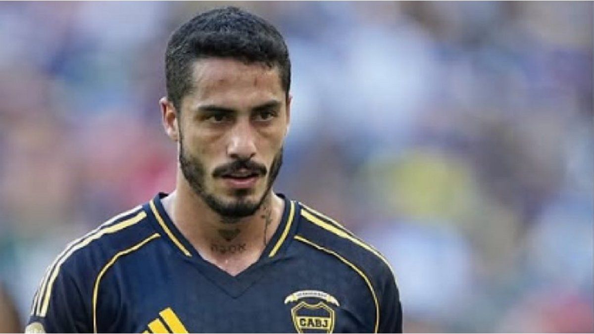 Figal apologized to Boca fans for the expulsion against Benfica, with a post in social networks