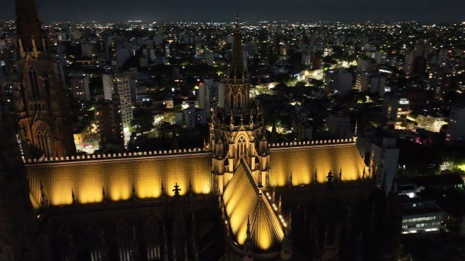 Nueva iluminación de la Catedral de La Plata.