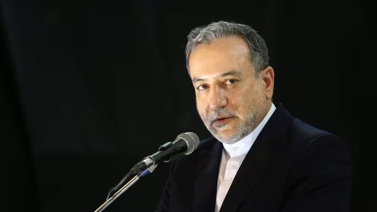 Iran opens the door to the nuclear dialogue with the US, but it refuses to stop the enrichment of uranium