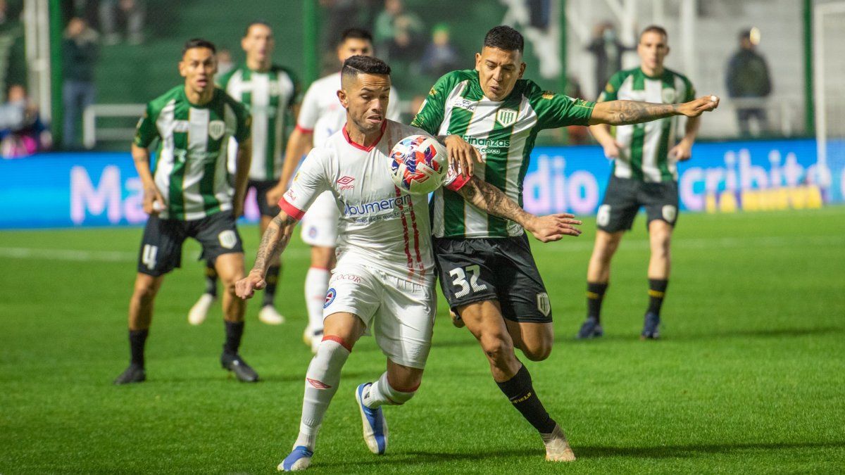 Argentinos Juniors rescató un punto en la última jugada