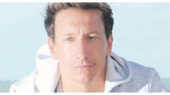 ámbito.com | Nicolás Vázquez encabezará el elenco de la comedia musical “Del otro lado de la cama”, de David Serrano.