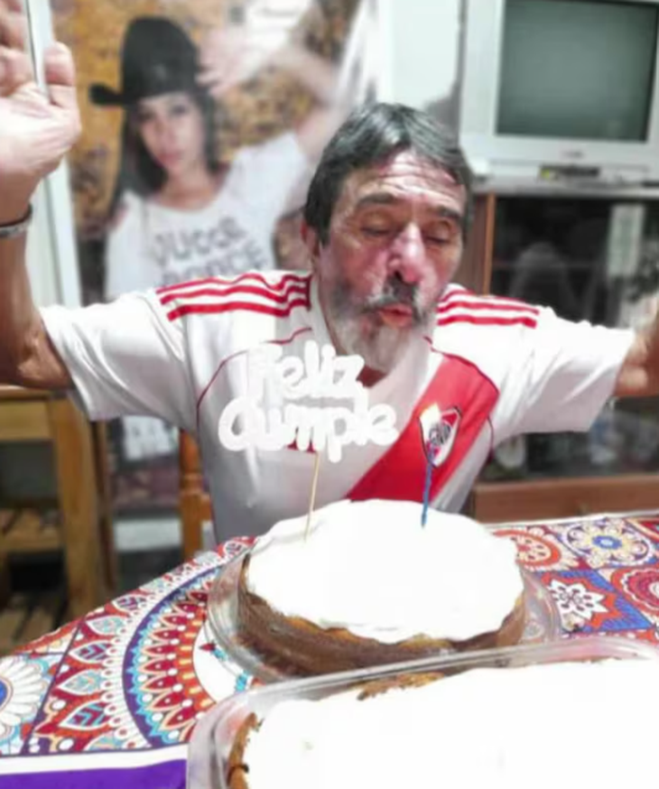 Imagen del hombre de 65 años festejando su cumpleaños. Vía Facebook. Imagen del hombre de 65 años festejando su cumpleaños. Vía Facebook.