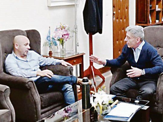 Casos. Mariano Arcioni con su opción de boleta corta logró en Chubut un caudal de votos inferior a los votos en blanco. Ayer acusó recibo y comenzó a pregonar la unidad del PJ.