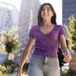 La verdadera razón por la que algunas personas siguen usando ropa abrigada en verano. La verdadera razón por la que algunas personas siguen usando ropa abrigada en verano.