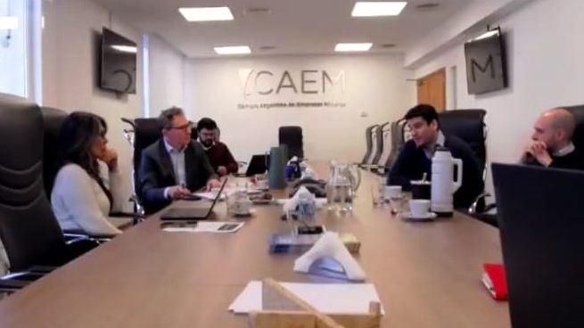 Economistas analizaron la situación de la minería argentina en el ciclo de charlas organizado por CAEM
