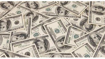 El dólar cerró casi estable a $ 15,18