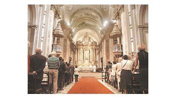 ámbito.com | En varias homilías, entre ellas la celebrada en la Catedral metropolitana por el cardenal Jorge Bergoglio, los obispos se refirieron al pleito entre la Iglesia y el gobierno.