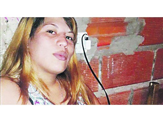 La víctima. Ayelén estaba embarazada de seis meses y presuntamente había sido contratada por una pareja para cuidar de sus cinco hijos.