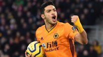 El delantero mexicano del Fulham fue nominado para ser elegido como el jugador del mes de septiembre en la Premier League.