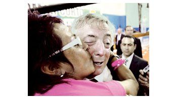 En Tres de Febrero, Kirchner cosechó el consuelo de la militancia justicialista por la derrota del kirchnerismo en Catamarca.