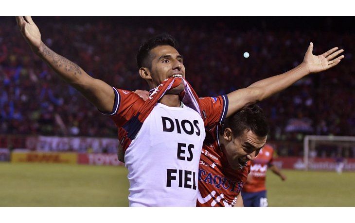Jorge Wilstermann dio la sorpresa y puso un pie en semifinales.