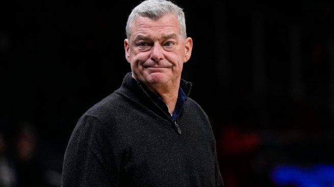 Tony Ressler usa su fortuna para mejorar la vida de los más vulnerables.