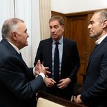 Osvaldo Jaldo (Tucumán) se reunió el miércoles con Diego Santilli y Lule Menem en la Rosada. El gobernador PJ ofrece colectoras de LLA en su provincia. Osvaldo Jaldo (Tucumán) se reunió el miércoles con Diego Santilli y Lule Menem en la Rosada. El gobernador PJ ofrece colectoras de LLA en su provincia.