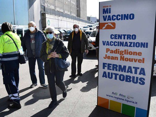 El gobierno de Italia aceleró la campaña de vacunación contra el coronavirus.