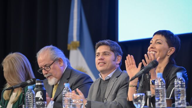Axel Kicillof y Mayra Mendoza encabezaron una actividad junto al rector de la Universidad Nacional de Quilmes.