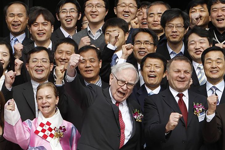 Warren Buffett financió su posición en activos Japoneses apelando al “Carry Trade” y utilizó todo su prestigio paras “inflar” al Nikkei. Puede festejar pero es uno de los grandes perdedores por el cambio de la política monetaria Nipona. Warren Buffett financió su posición en activos Japoneses apelando al “Carry Trade” y utilizó todo su prestigio paras “inflar” al Nikkei. Puede festejar pero es uno de los grandes perdedores por el cambio de la política monetaria Nipona.