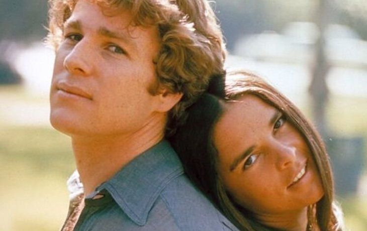 Love story. Ali McGraw y Ryan O’Neal. . Una de las películas clásicas que será rehecha con formato de miniserie.